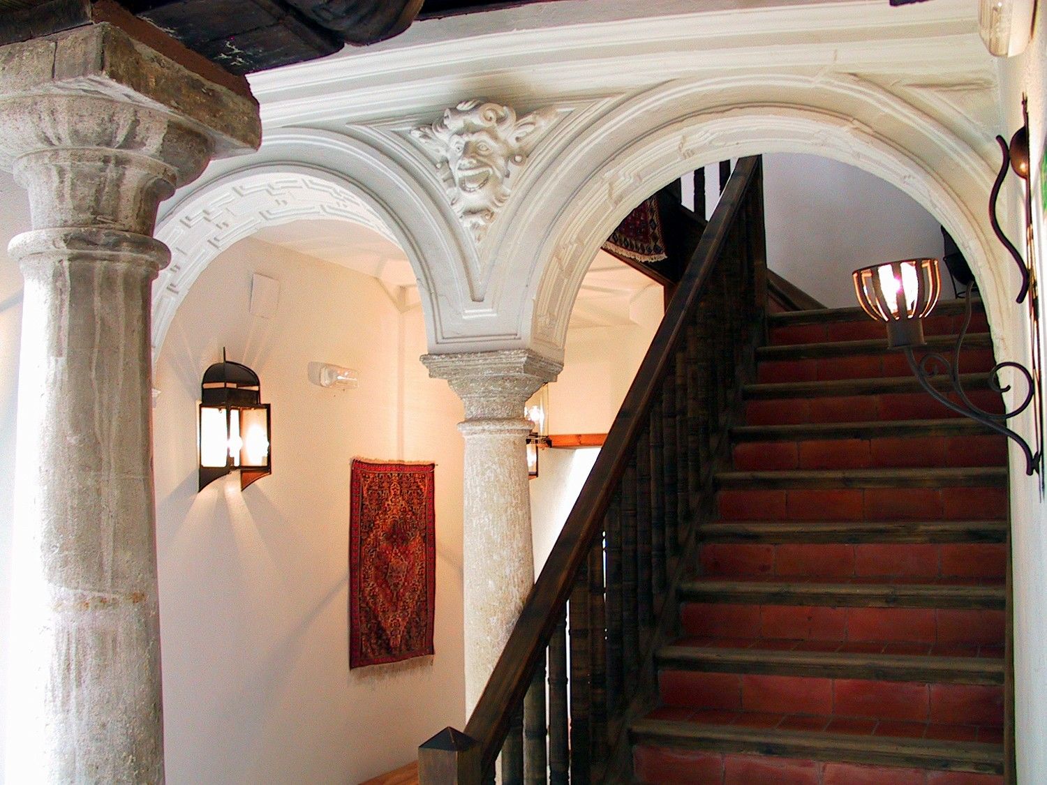 Casa Del Capitel Nazarí