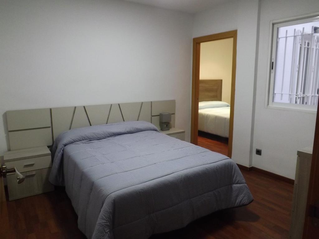Completo Boquerón De Apartamento Granada