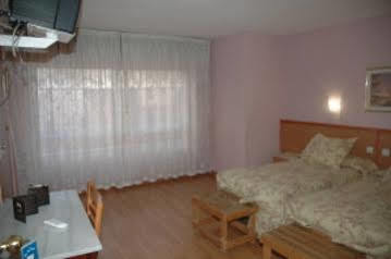 Suizo Pensión 2*
