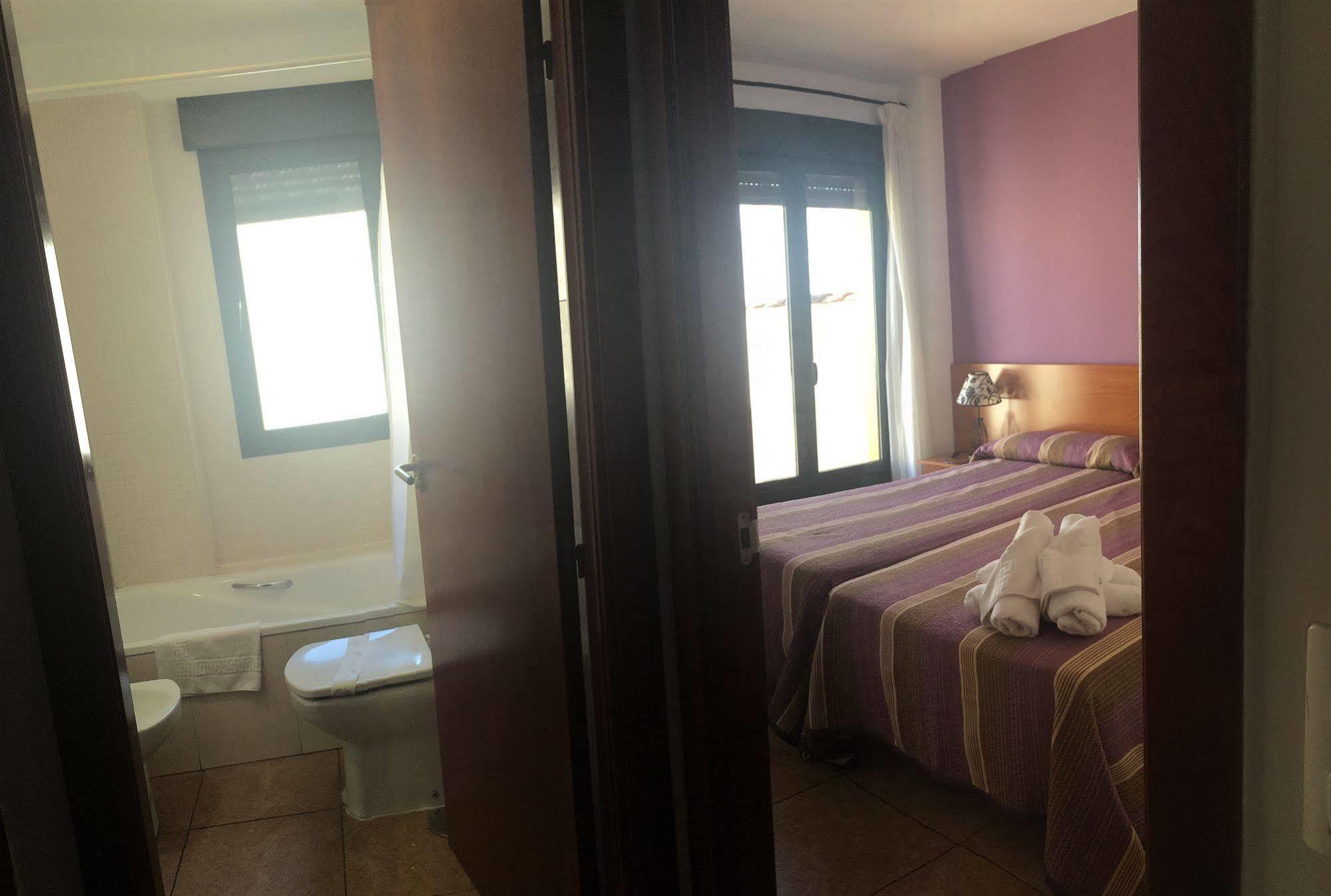 Viviendas Turisticas Vacacionales Puerta Real *