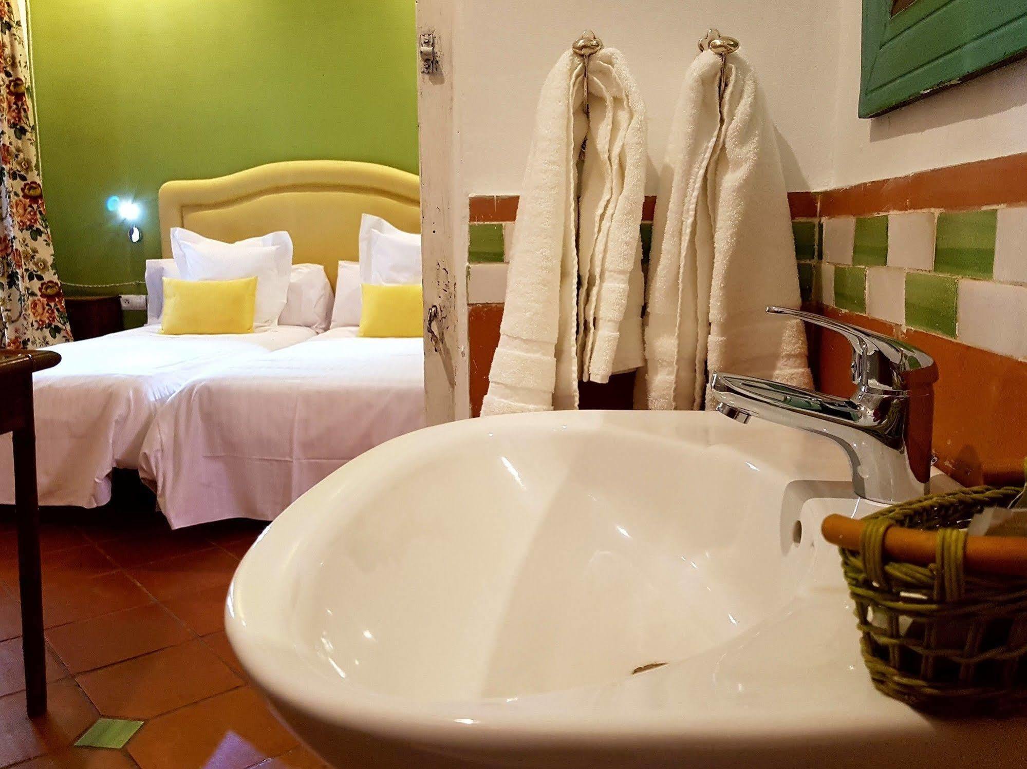 Bed and breakfast Palacio Del Cobertizo De Santa Ines 4*