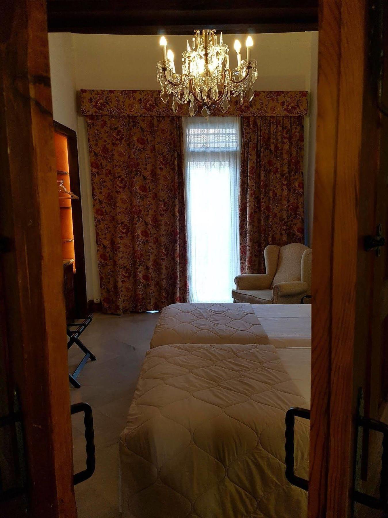 Palacio Del Cobertizo De Santa Ines Bed and breakfast Granada
