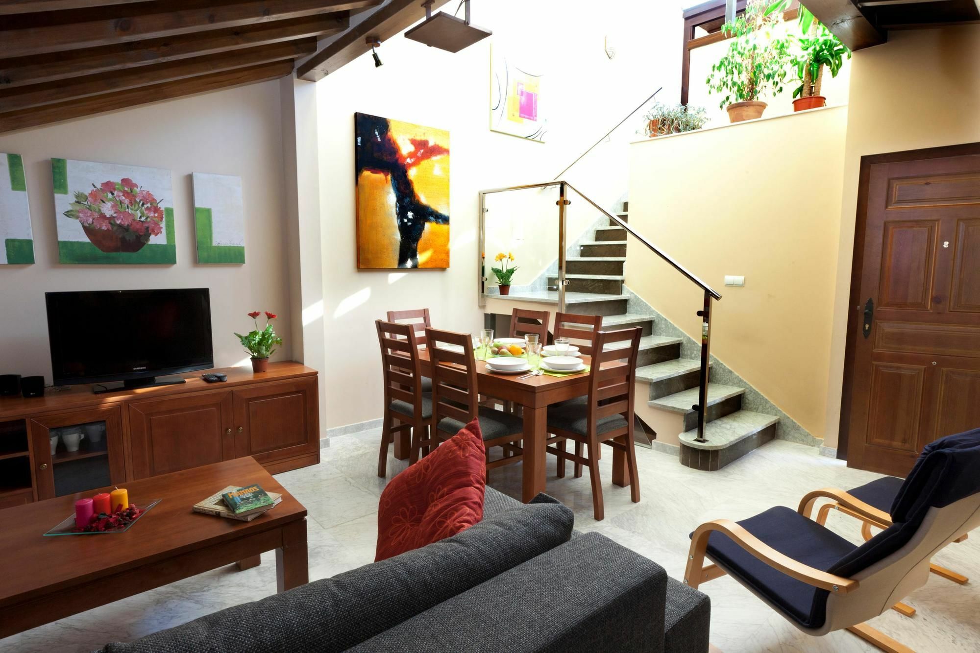 Mercader De Sedas Apartment Granada
