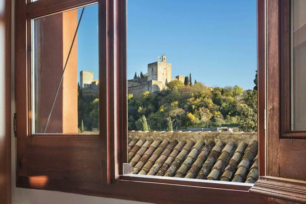 Luminous Alhambra View In Albayzín *