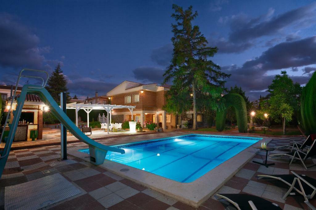 New. Luxury C&c. Jardín, Piscina Y Barbacoa * Granada