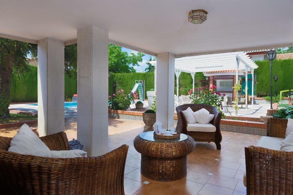 Villa New. Luxury C&c. Jardín, Piscina Y Barbacoa Granada