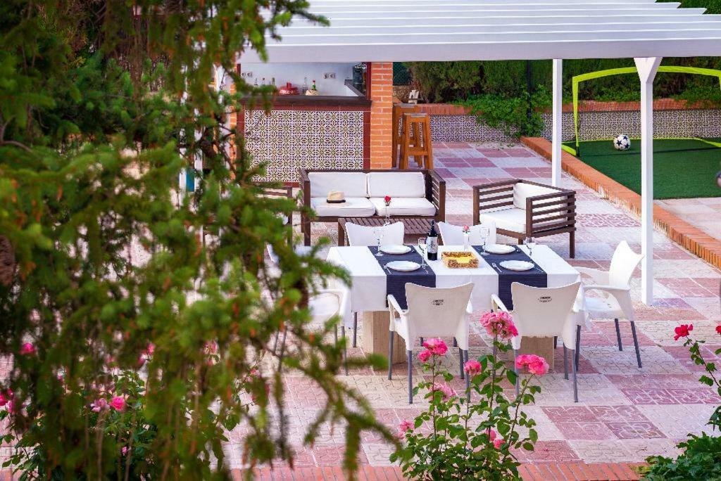 New. Luxury C&c. Jardín, Piscina Y Barbacoa * Granada