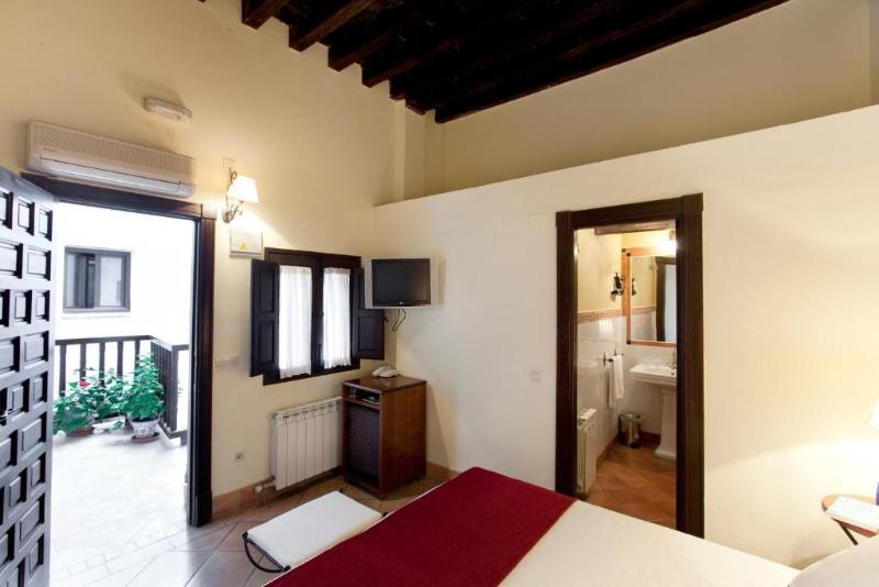 Hotel Casa Del Capitel Nazarí 3*